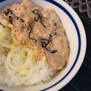 塩昆布と豆乳の納豆丼